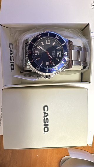 Reloj Casio Quartz Azul y Plateado
