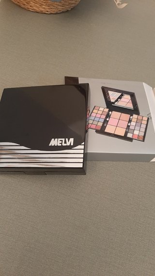 Set de maquillaje con espejo