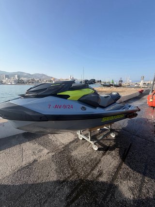 Moto de agua Sea Doo RXP 325 gris/amarillo