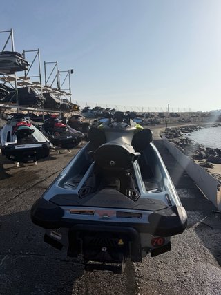 Moto de agua Sea Doo RXP 325 gris/amarillo