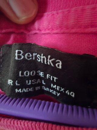 Camiseta fucsia Bershka Talla L