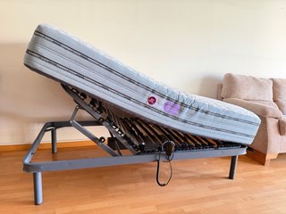 Cama motorizada Somnika con control
