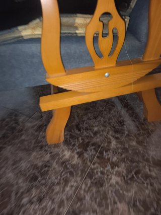 Sedia a Dondolo in Legno e Tessuto Blu