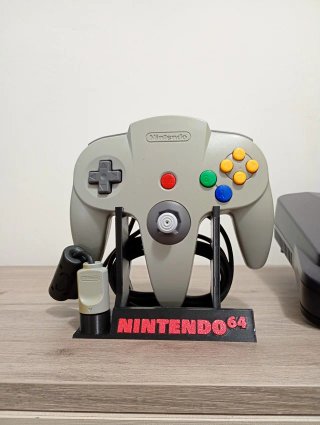 Lote Nintendo 64 + 2 mandos con expositores (104)