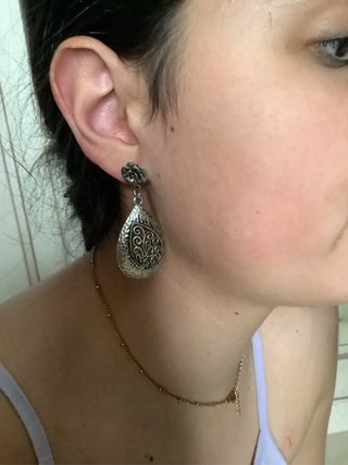 Pendientes plateados estilo vintage con flor