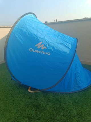 Tienda de campaña Quechua azul
