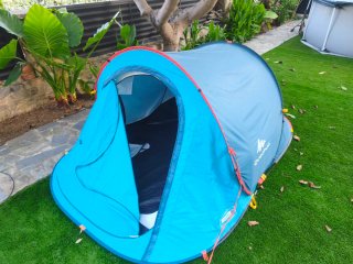 Tienda de campaña Quechua azul