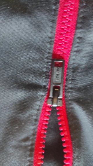 Conjunto deportivo Jordan negro y rojo
