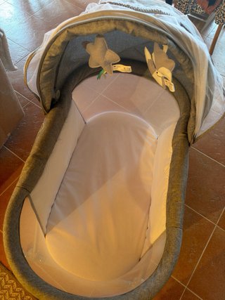 Cuna Kinderkraft Lovi bebé con mosquitera
