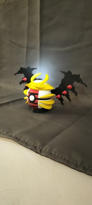 Poké Ball Giratina