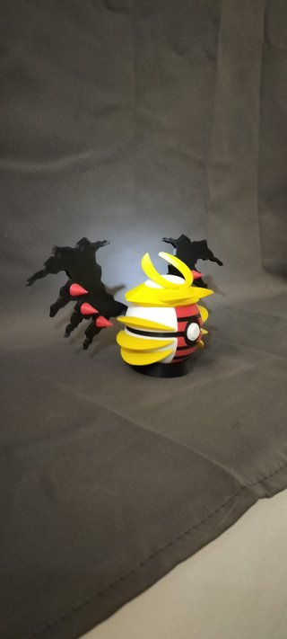 Poké Ball Giratina