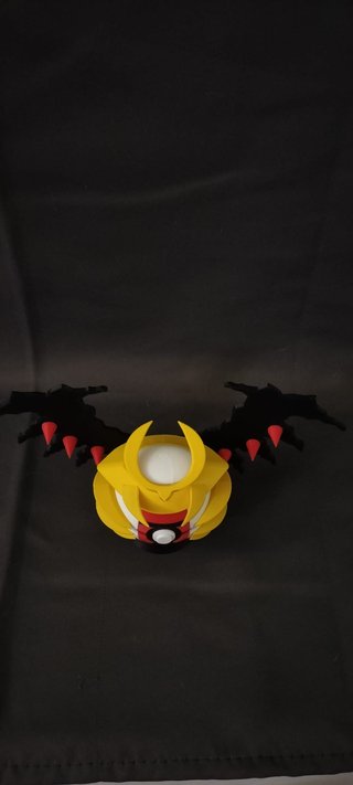 Poké Ball Giratina