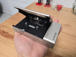 Walkman Sony F2 Plata