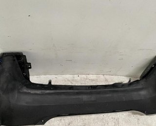 Toyota 144012 5215947030 paragolpes trasero prius