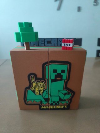 Espositore Minecraft con figure