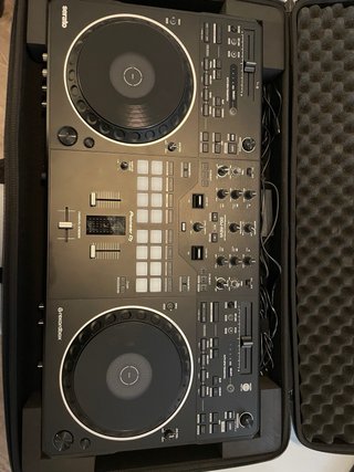 Pioneer DJ DDJ-REV5 con funda perfecto