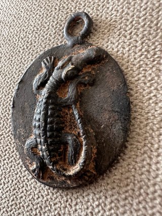 Arte africano bronce cocodrilo