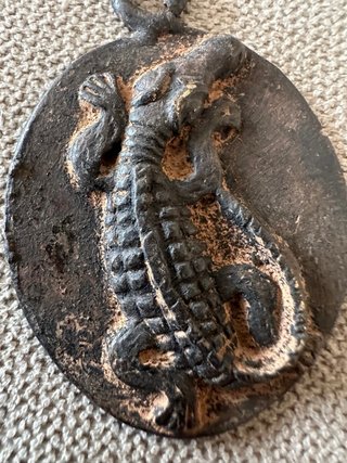 Arte africano bronce cocodrilo