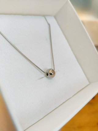 Collana con sfera argento