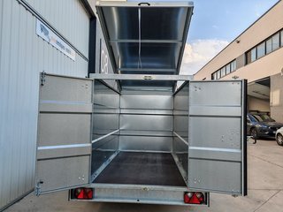 Remolque cerrado 750 kg