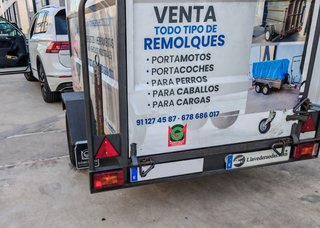 Remolque cerrado 750 kg
