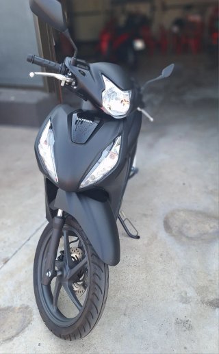 Honda Vision Negra 1.500 km