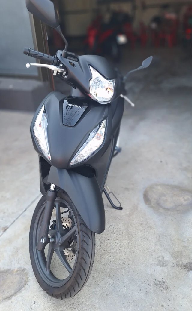 Honda Vision Negra 1.500 km