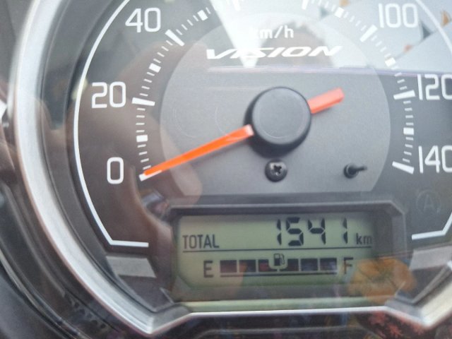 Honda Vision Negra 1.500 km