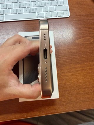 iPhone 16 Pro 256GB Dorado