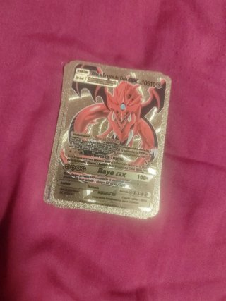 Carta Pokémon Pikachu VMAX 2800 HP