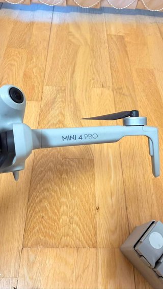 DJI Mini 4K Drone con RC y 3 Baterías