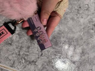 Vendo llavero de Blackpink Kpop de pompón rosa