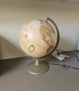 Globo Terraqueo con Luz