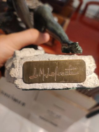 Figura de mujer con guitarra de Luís M. Lafuente