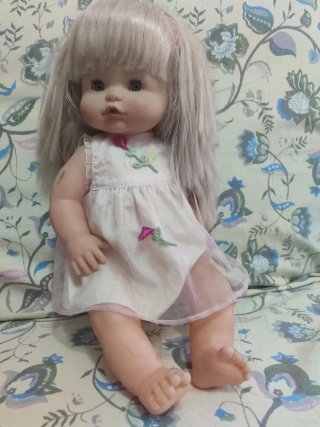 Muñeca Nenuco con vestido rosa
