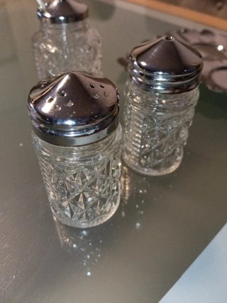 Set especiero salero cristal y metal