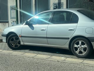 Toyota Avensis 2000
