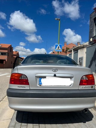Toyota Avensis 2000