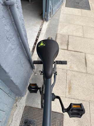 Bicicleta BMX Decathlon gris