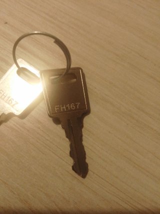 2 Chiavi Metallo FH167