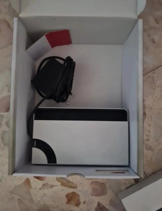 Nintendo Switch OLED Nero e Bianco
