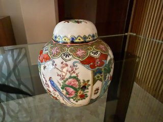 Tibor de porcelana multicolor