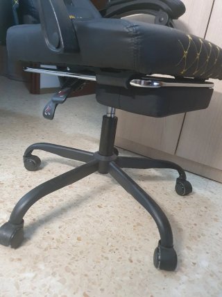 Silla Gamer Negra y Dorada