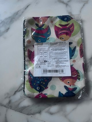 Pochette con pesci colorati