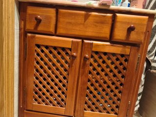 Mueble y auxiliar de madera rustico, espejo y acce