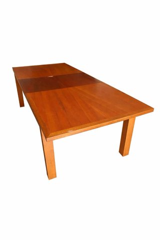 Mesa de comedor de madera