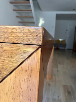 Mesa de comedor de madera