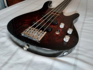 Bajo Washburn XS4