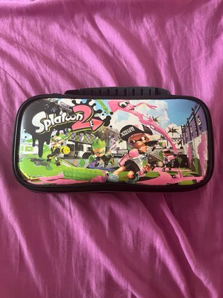 Nintendo Switch completa con 2 giochi e custodia