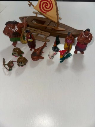 Figuras Vaiana y barco
